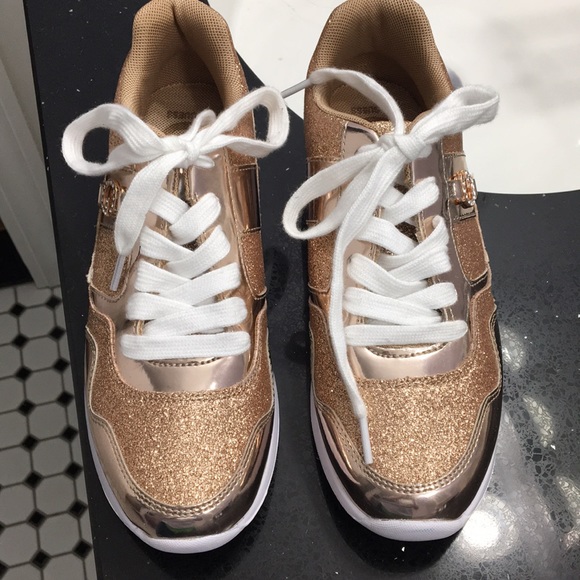Guess Shoes - NWOT Guess Sparkle Rose Gold Sneakers.